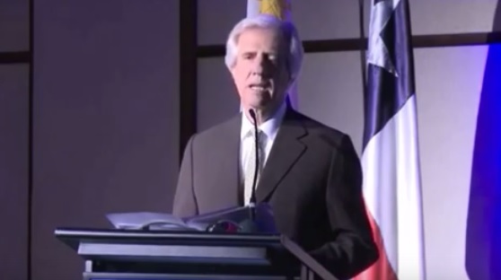 Tabaré Vázquez agradeció por el premio Ciencia de la Paz y resaltó el reporte “Niños en la mira de la industria tabacalera”