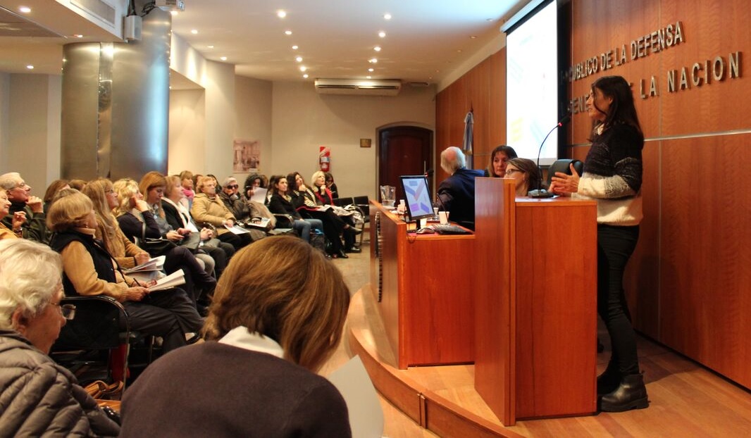 Presentan una guía para promover el envejecimiento activo